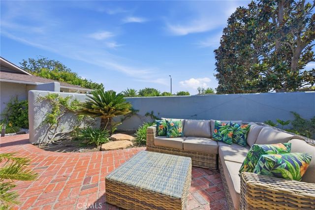 1633 Santiago, Newport Beach, CA 92660