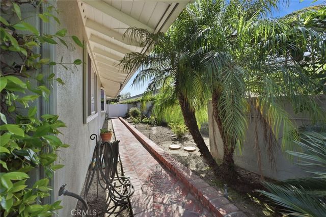 1633 Santiago, Newport Beach, CA 92660