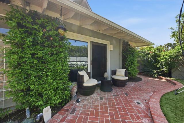 1633 Santiago, Newport Beach, CA 92660