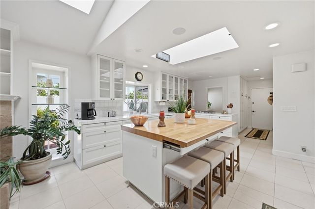 1633 Santiago, Newport Beach, CA 92660