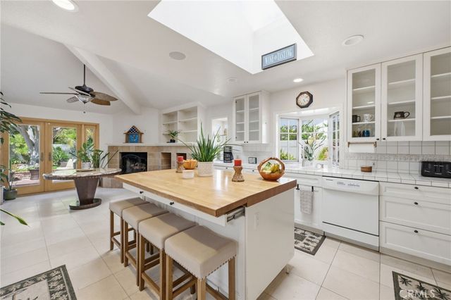 1633 Santiago, Newport Beach, CA 92660