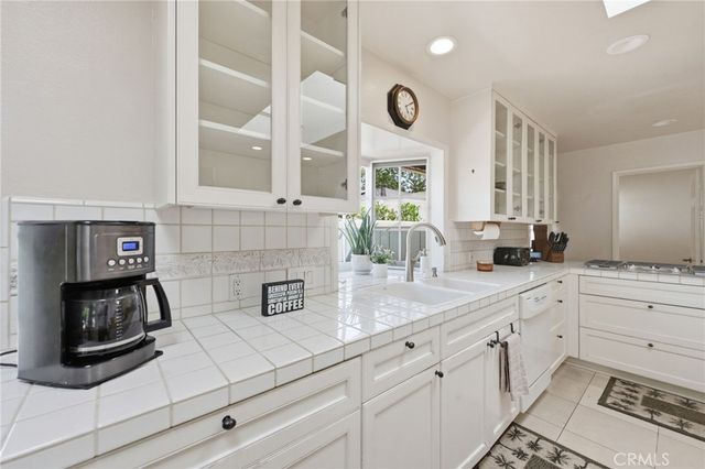 1633 Santiago, Newport Beach, CA 92660