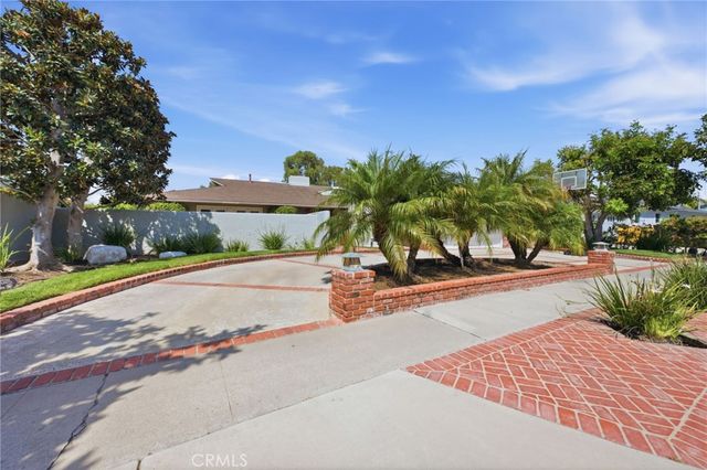1633 Santiago, Newport Beach, CA 92660