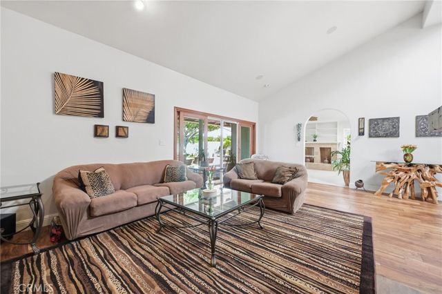 1633 Santiago, Newport Beach, CA 92660