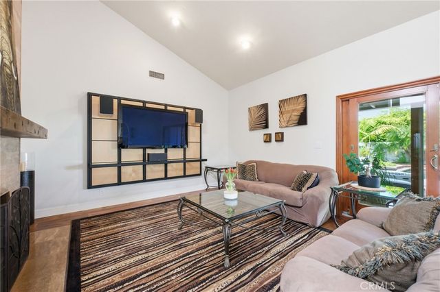 1633 Santiago, Newport Beach, CA 92660