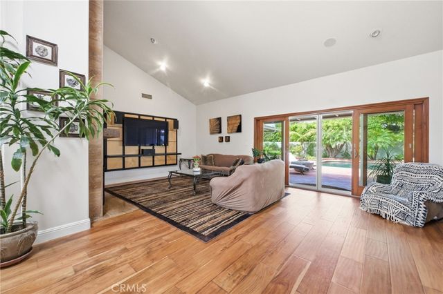1633 Santiago, Newport Beach, CA 92660