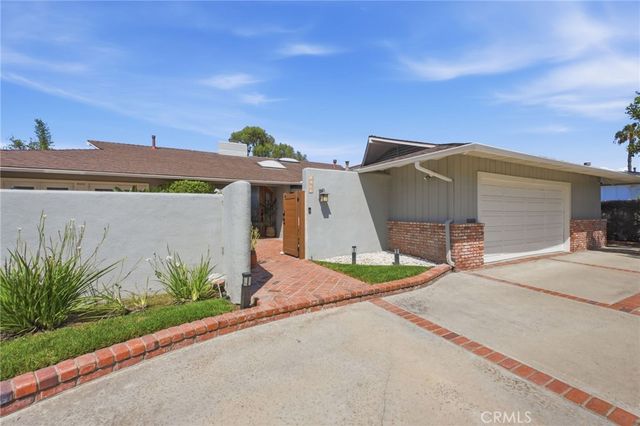 1633 Santiago, Newport Beach, CA 92660