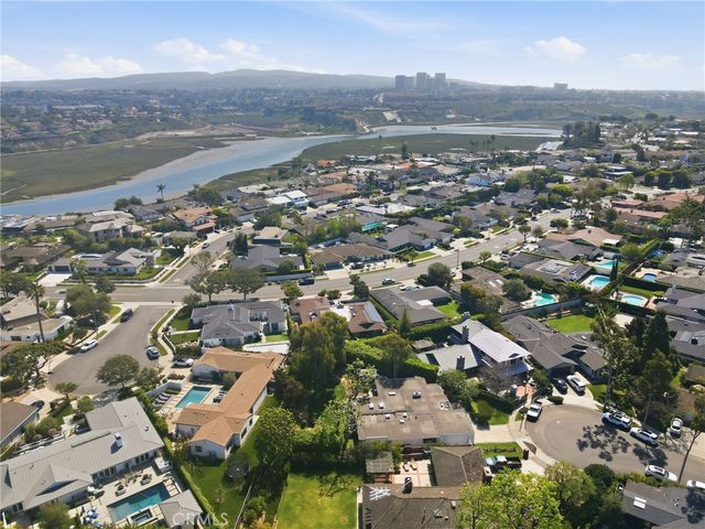 1633 Santiago, Newport Beach, CA 92660