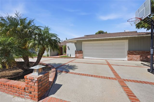 1633 Santiago, Newport Beach, CA 92660