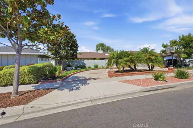 1633 Santiago, Newport Beach, CA 92660