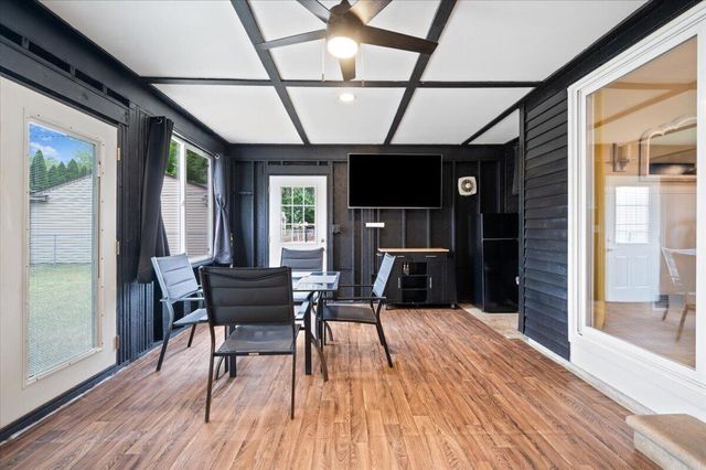 31733 Pembroke Street, Livonia City, MI 48152