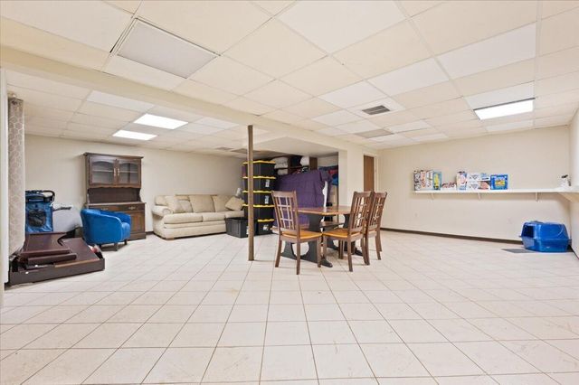31733 Pembroke Street, Livonia City, MI 48152