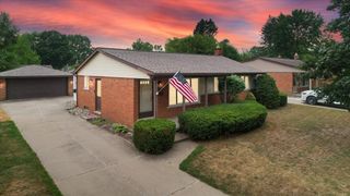 31733 Pembroke Street, Livonia City, MI 48152