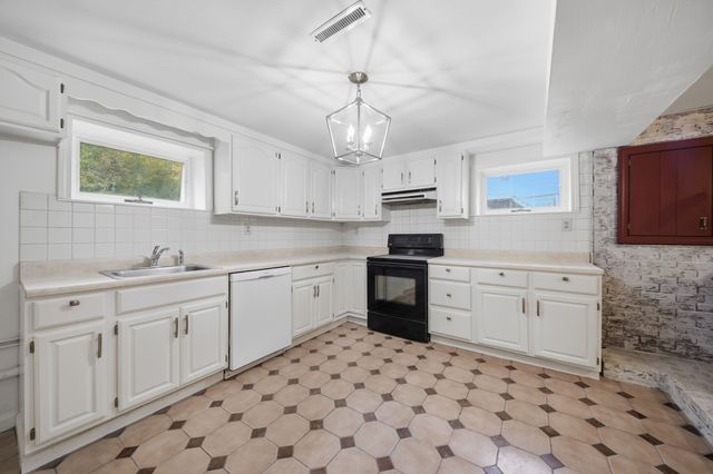 4 Richardson Road, Hudson, MA 01749