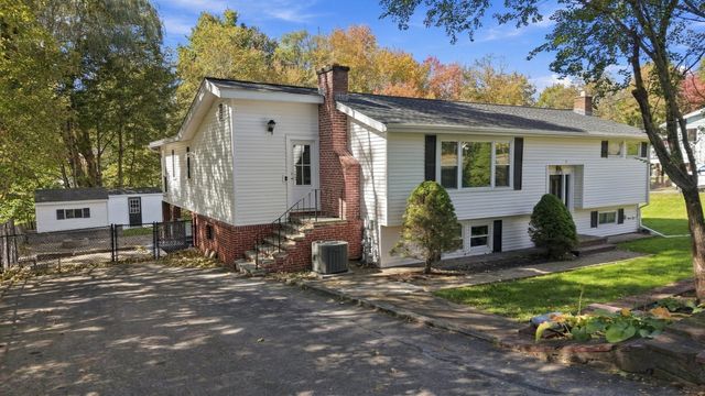 4 Richardson Road, Hudson, MA 01749