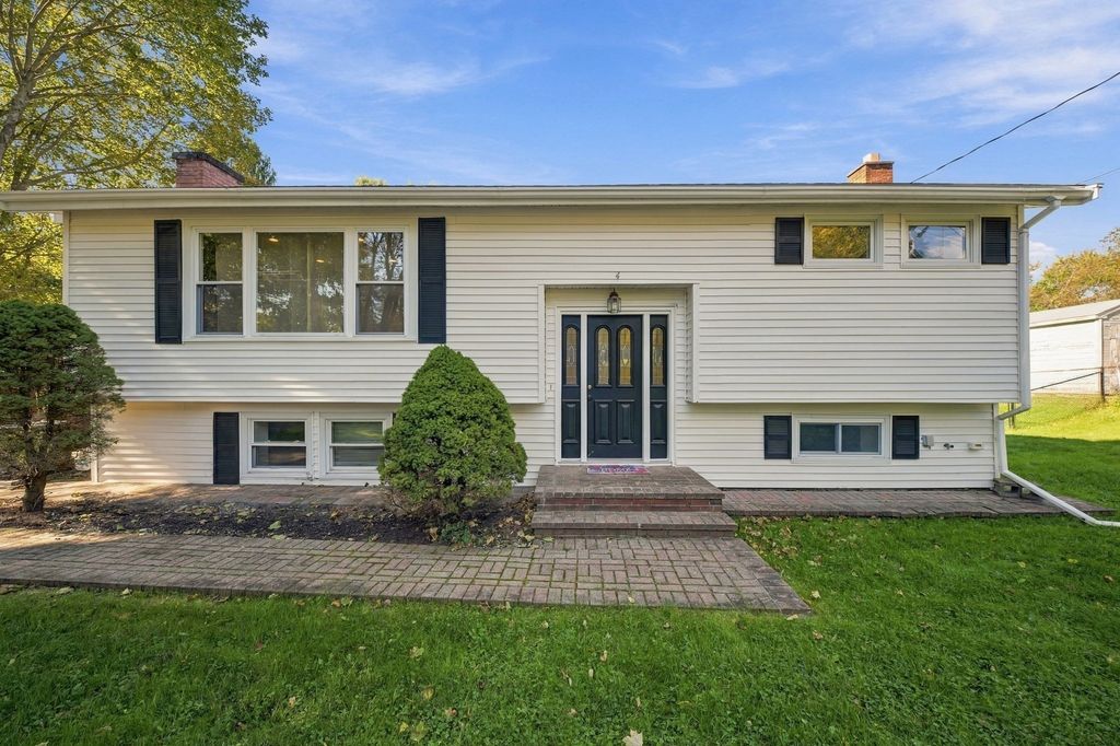 4 Richardson Road, Hudson, MA 01749
