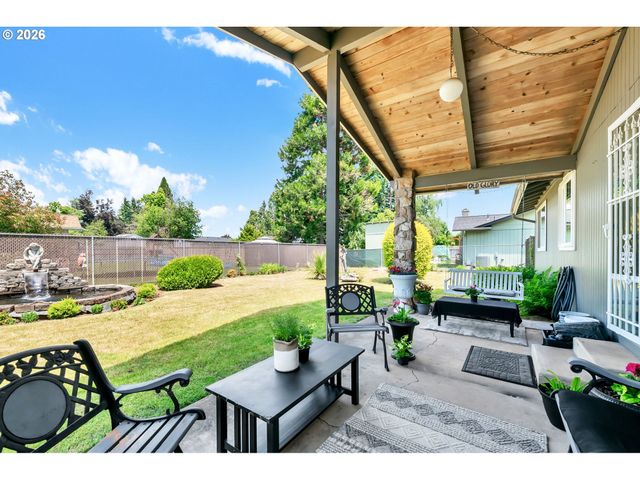 6616 E St, Springfield, OR 97478