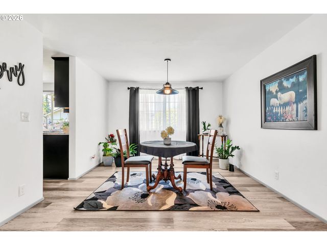 6616 E St, Springfield, OR 97478