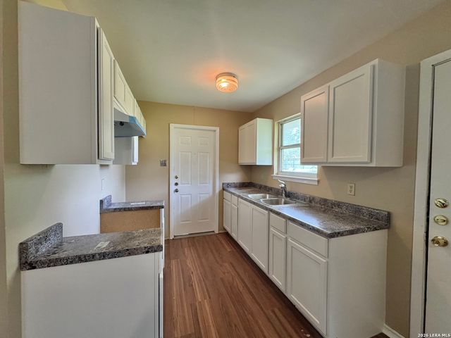 6135 Haven VLY, San Antonio, TX 78242