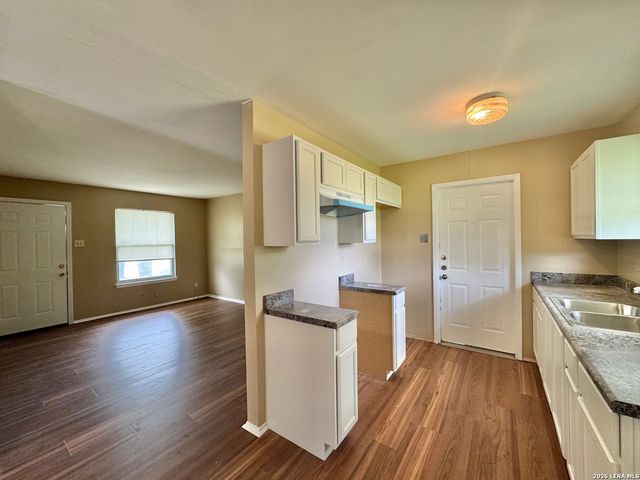 6135 Haven VLY, San Antonio, TX 78242