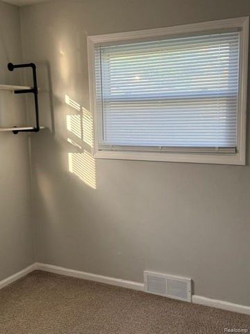 6836 Deering Street, Garden City, MI 48135