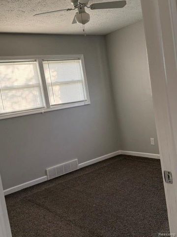 6836 Deering Street, Garden City, MI 48135