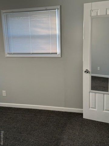 6836 Deering Street, Garden City, MI 48135