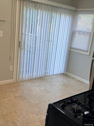 6836 Deering Street, Garden City, MI 48135