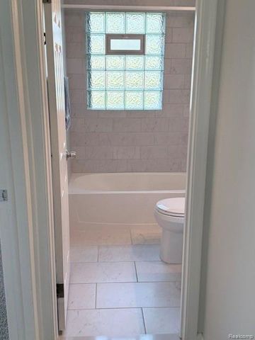 6836 Deering Street, Garden City, MI 48135