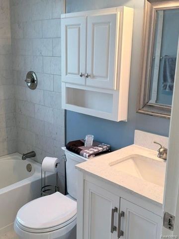 6836 Deering Street, Garden City, MI 48135