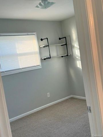 6836 Deering Street, Garden City, MI 48135