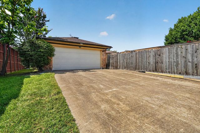 1502 Meadow Glen Street, Richardson, TX 75081