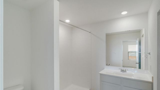 345 Bull Lake CIR, Buda, TX 78610