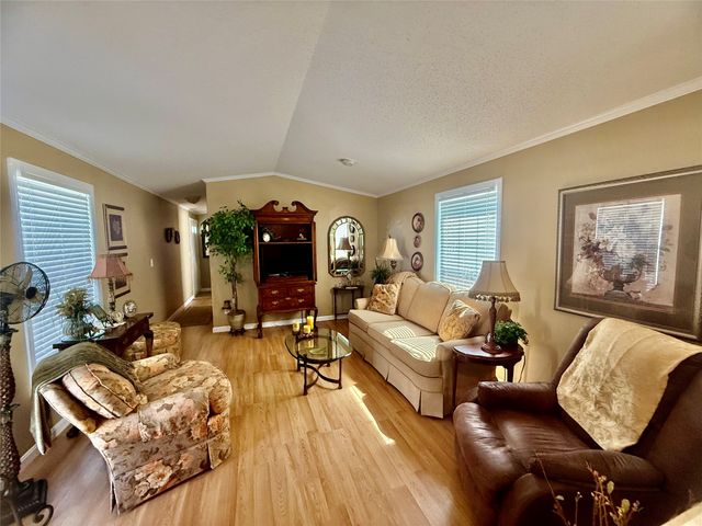 903 SELINGER Avenue, Erie, PA 16505