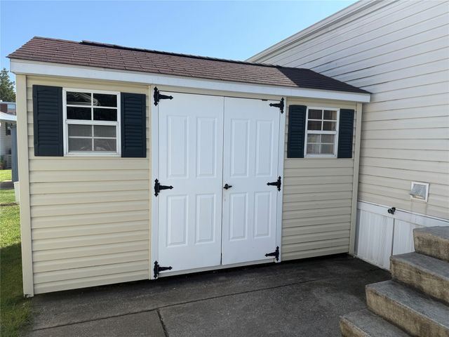 903 SELINGER Avenue, Erie, PA 16505