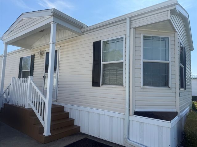 903 SELINGER Avenue, Erie, PA 16505
