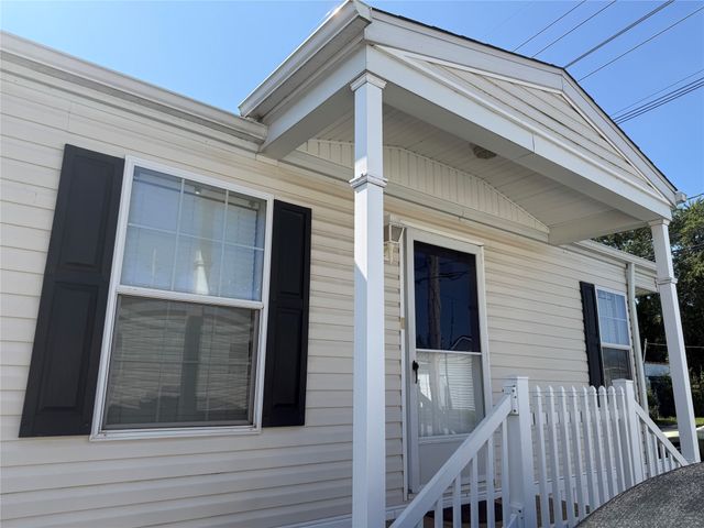 903 SELINGER Avenue, Erie, PA 16505