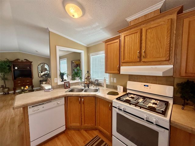 903 SELINGER Avenue, Erie, PA 16505