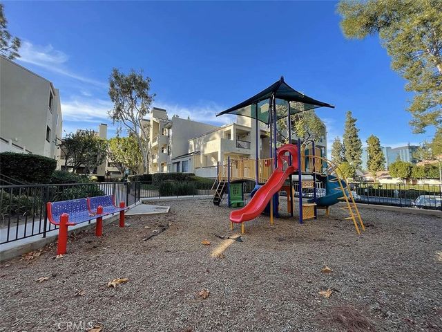 5500 Owensmouth 218, Woodland Hills, CA 91367