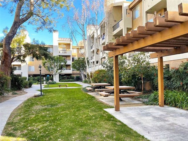5500 Owensmouth 218, Woodland Hills, CA 91367