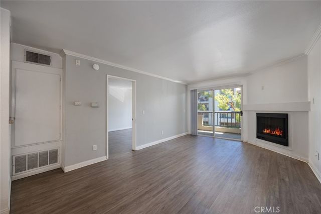 5500 Owensmouth 218, Woodland Hills, CA 91367