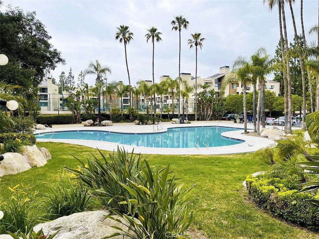 5500 Owensmouth 218, Woodland Hills, CA 91367