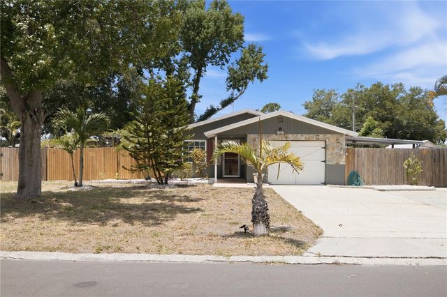 8536 QUAIL ROAD, Seminole, FL 33777