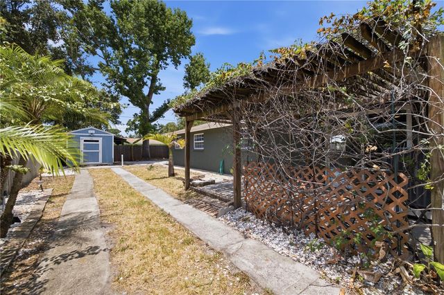 8536 QUAIL ROAD, Seminole, FL 33777