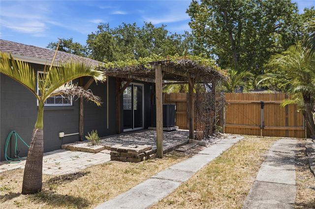8536 QUAIL ROAD, Seminole, FL 33777
