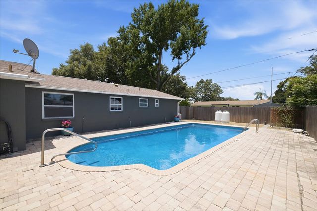 8536 QUAIL ROAD, Seminole, FL 33777