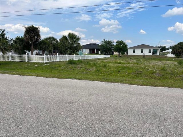457 Petite AVE, Lehigh Acres, FL 33974