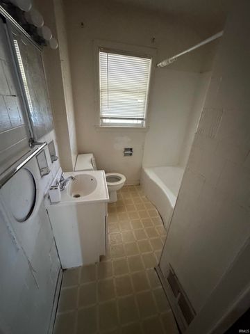 3530 Robinwood Drive, Fort Wayne, IN 46806