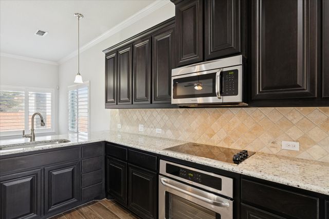 5805 Canyon Oaks Lane, Fort Worth, TX 76137