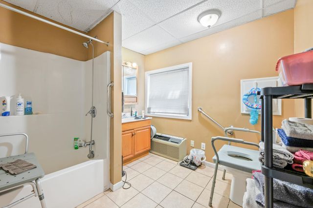 117 S Warren Avenue, Big Rapids, MI 49307